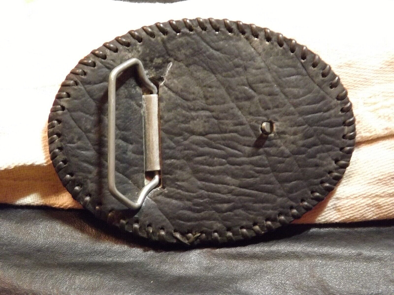 VIETNAM VETERANS WAR MEMORIAL LARGE LEATHER BUCKLE 4 1/4 BY 3 1/8 INCHES