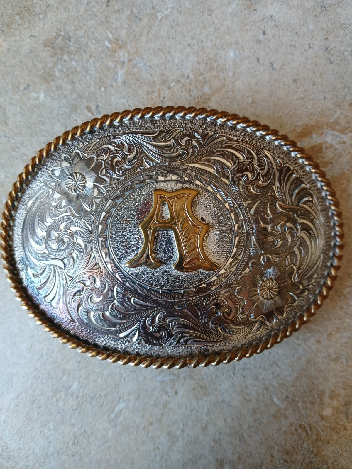 Montana Silversmiths Silver/Gold-Tone Oval Engraved « A » Western Belt Buckle