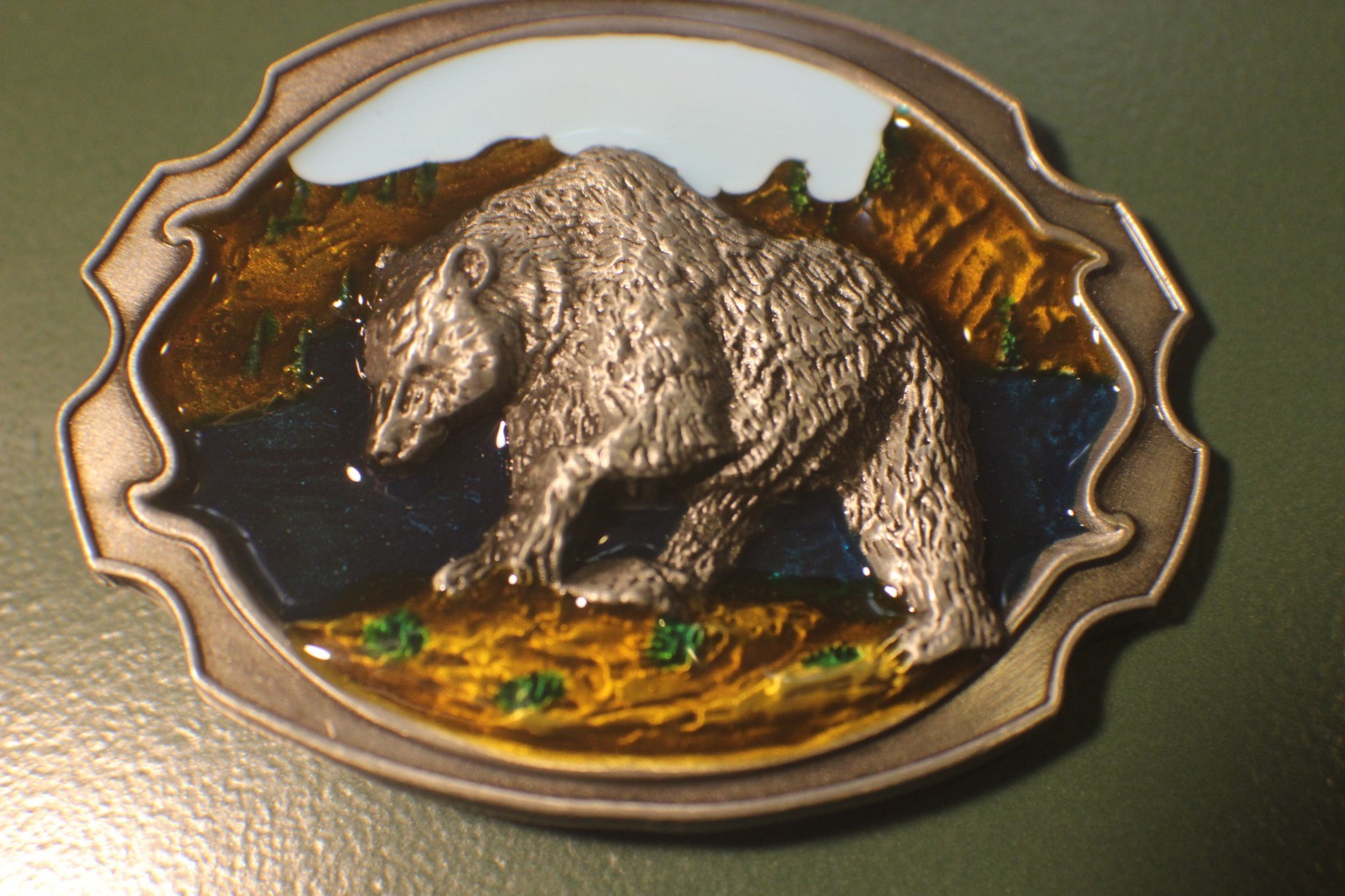 Bear grizzly Black belt buckle Scenery 3.1×2.4&Prime; Full Metal Outdoors USA Seller