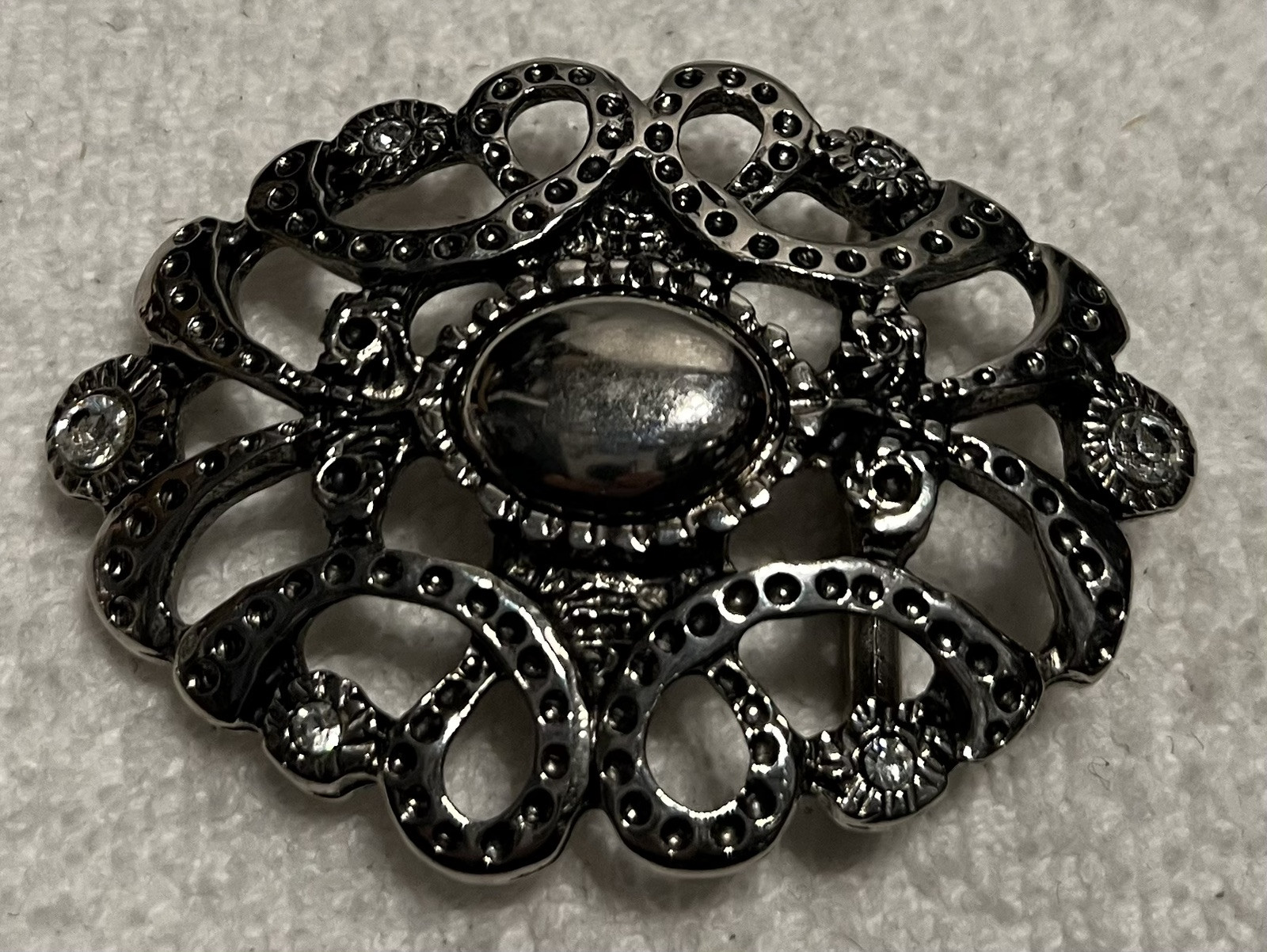 Belt Buckle Pewter Metal Oval Rhinestone Fashion Accessory 3.5” X 2.5” Nice