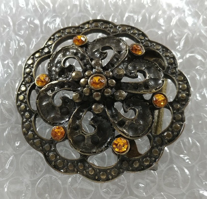 FLOWER FLORAL BRASS TONED WHORLS DECORATIVE ORANGE RHINESTONE CUTOUT BELT BUCKLE