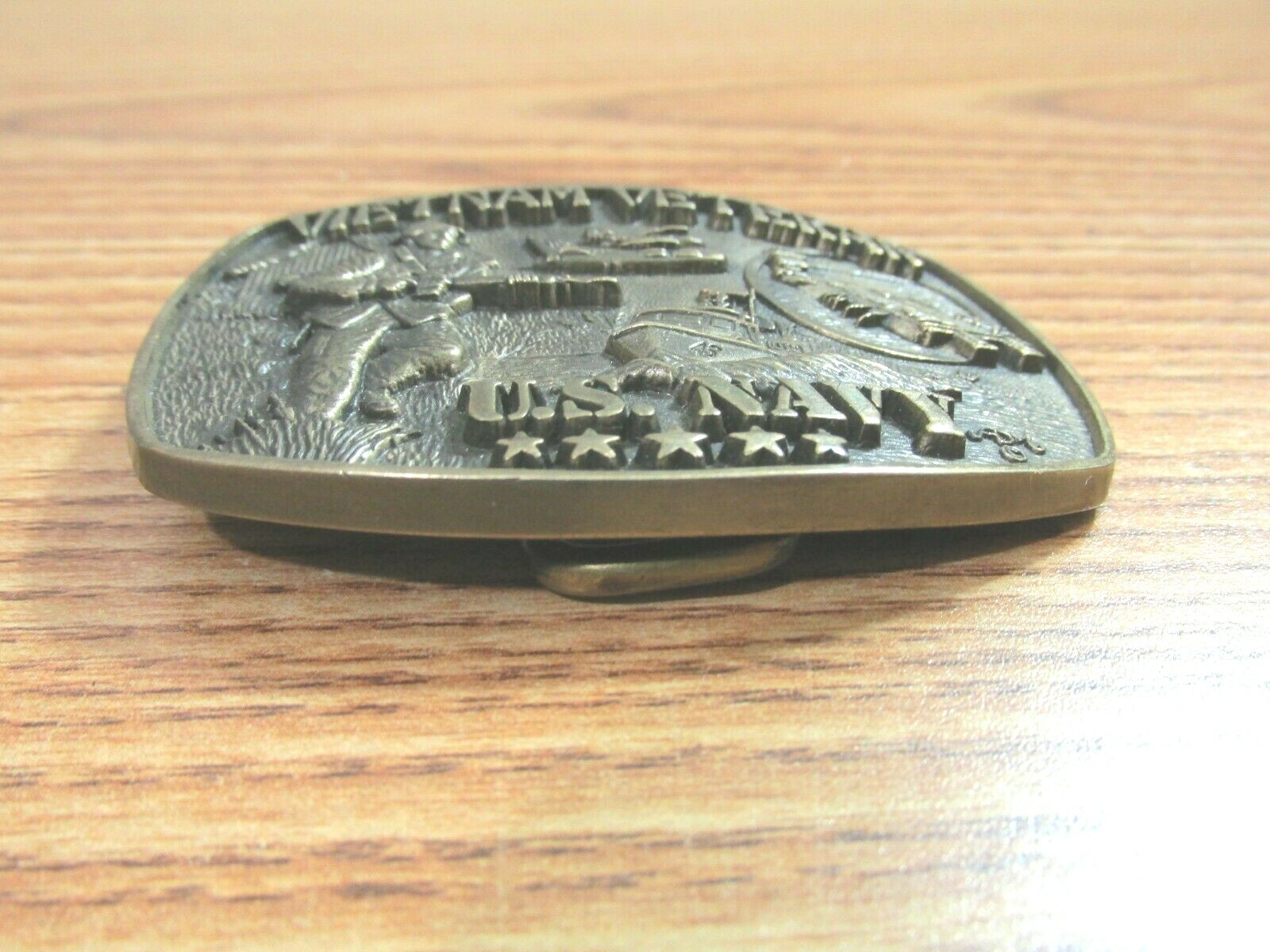 FIRST EDITION VIETNAM VETERAN U.S. NAVY AWARD DESIGN METALS BELT BUCKLE NO 104