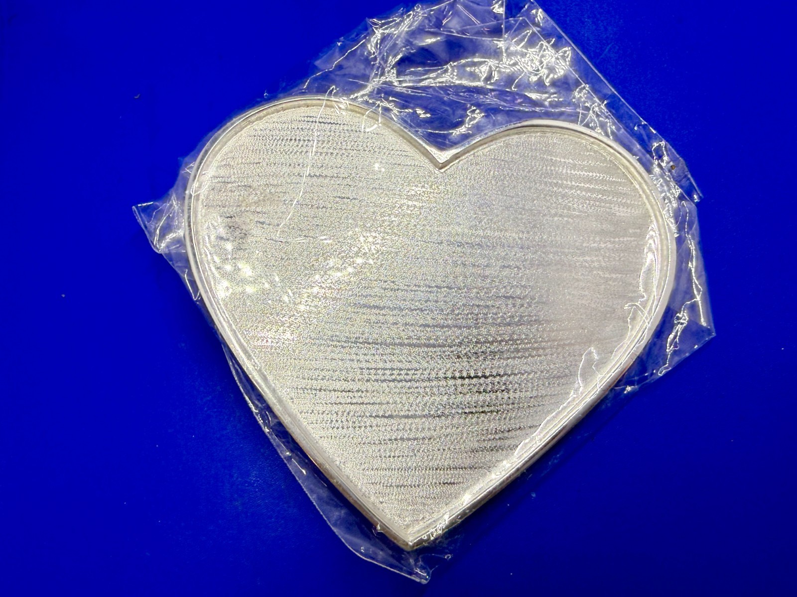 Beautiful Heart Shaped Textured Silver Color Ladies Soaked Project Belt Buckle