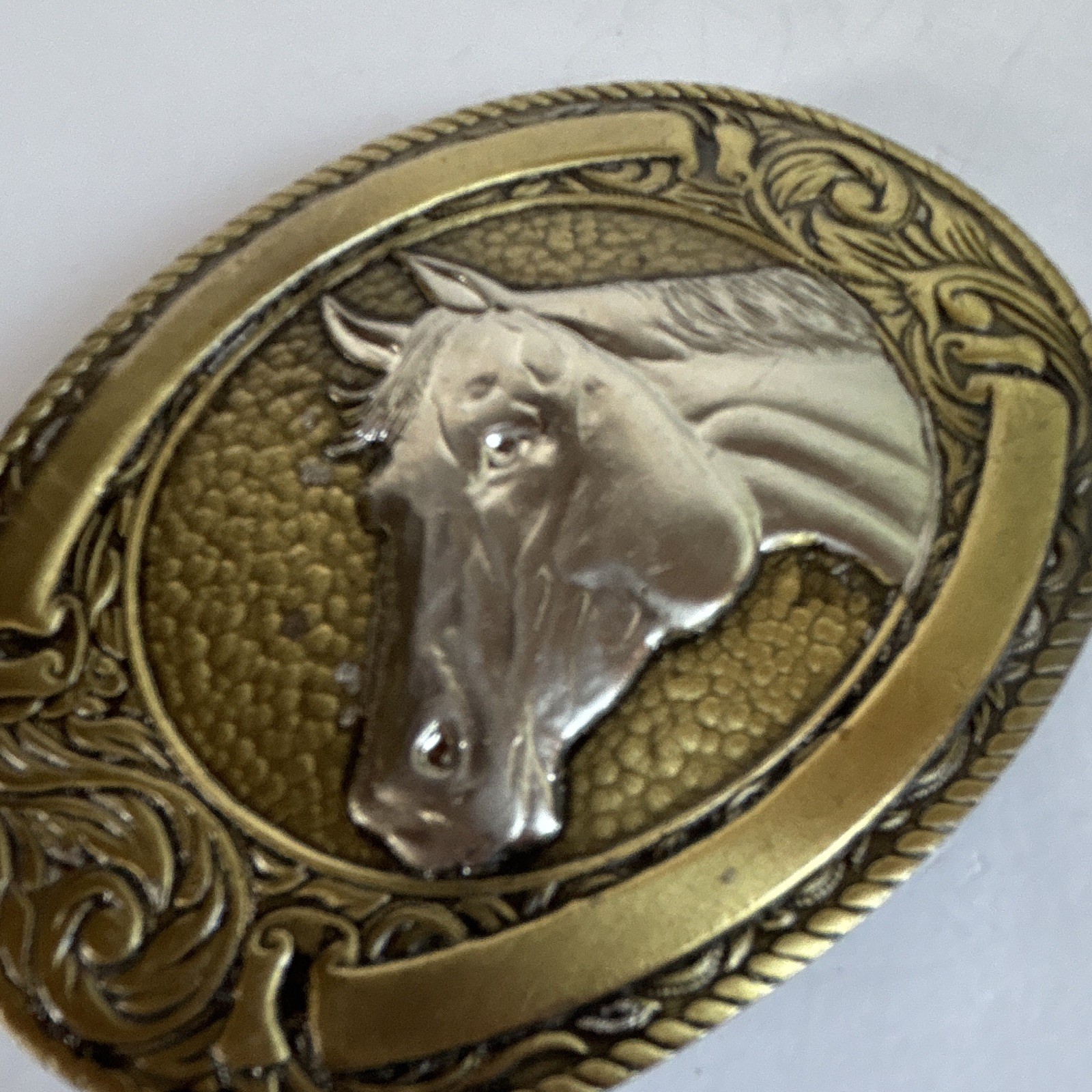 Men&rsquo;s Western Oval Engraved Horse Head Gold & Silver Tone Belt Buckle 1.75 in
