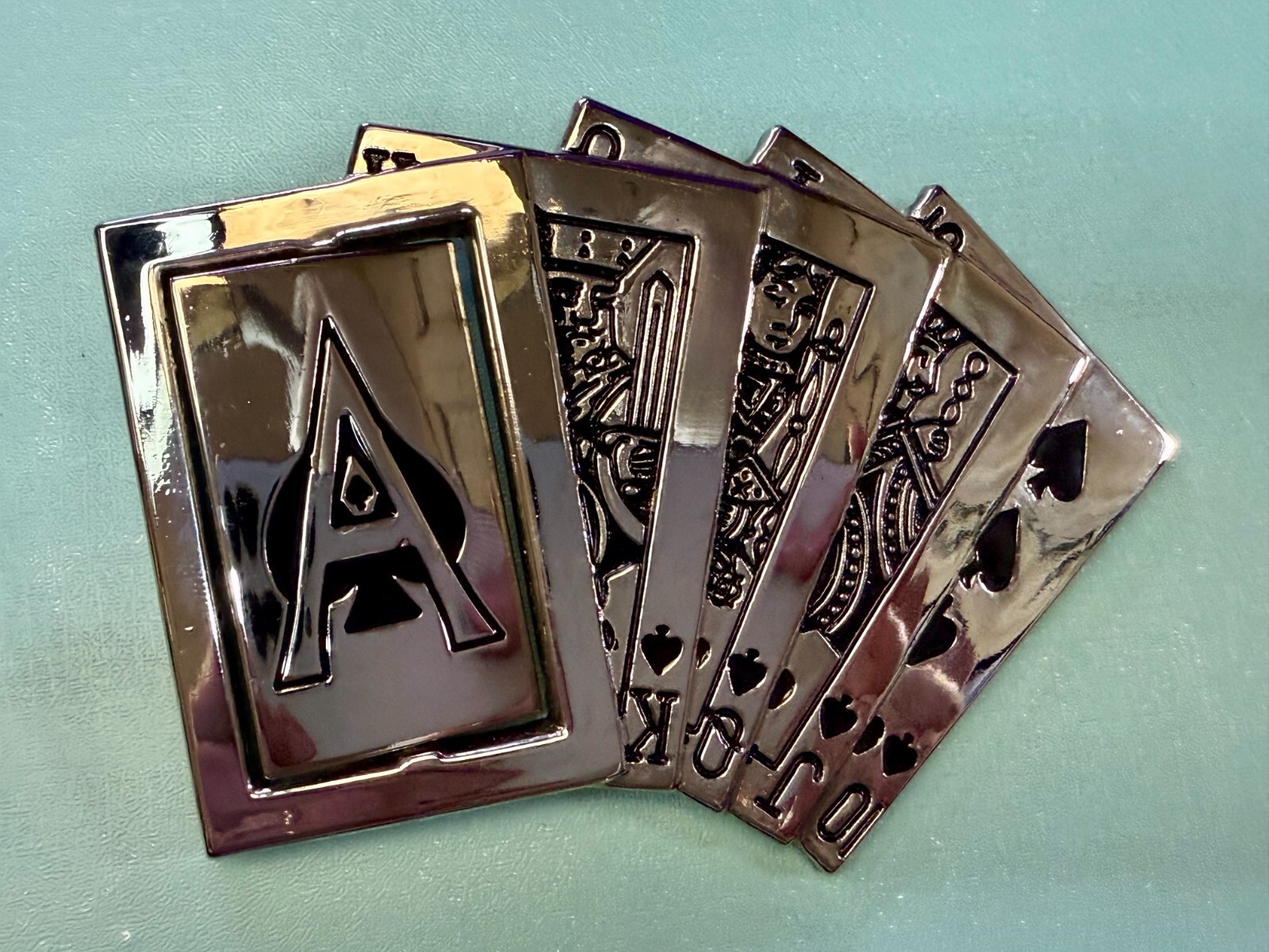Royal Straight Flush Casino Poker Gambling Spinning Reversible Ace Belt Buckle