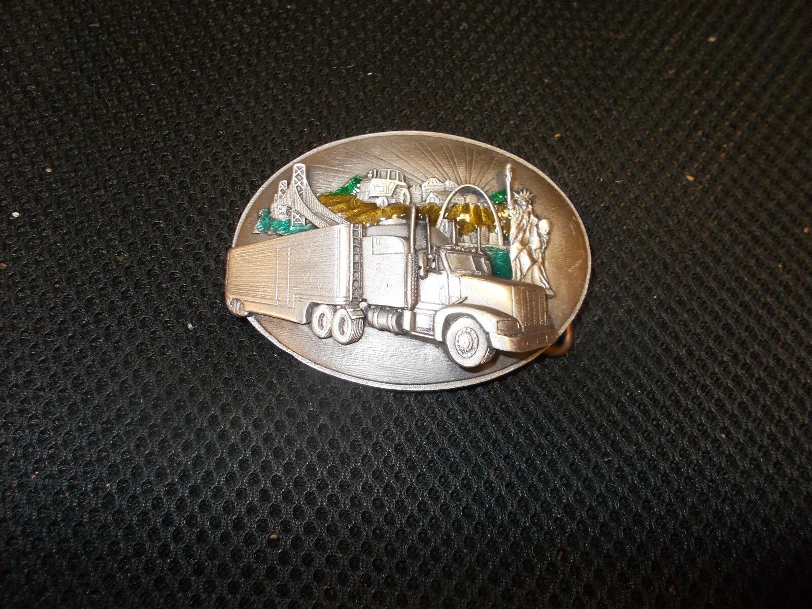 Siskiyou vintage style Belt Buckle truck design