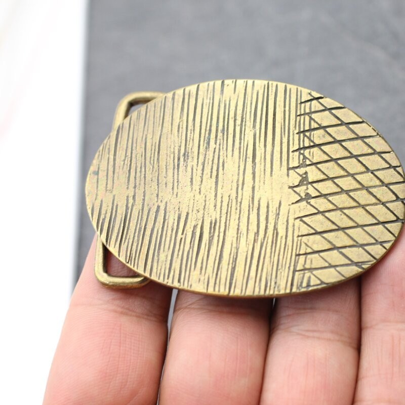 Industrial Style Oval Belt Buckle – Striking Texture for Leather Belts