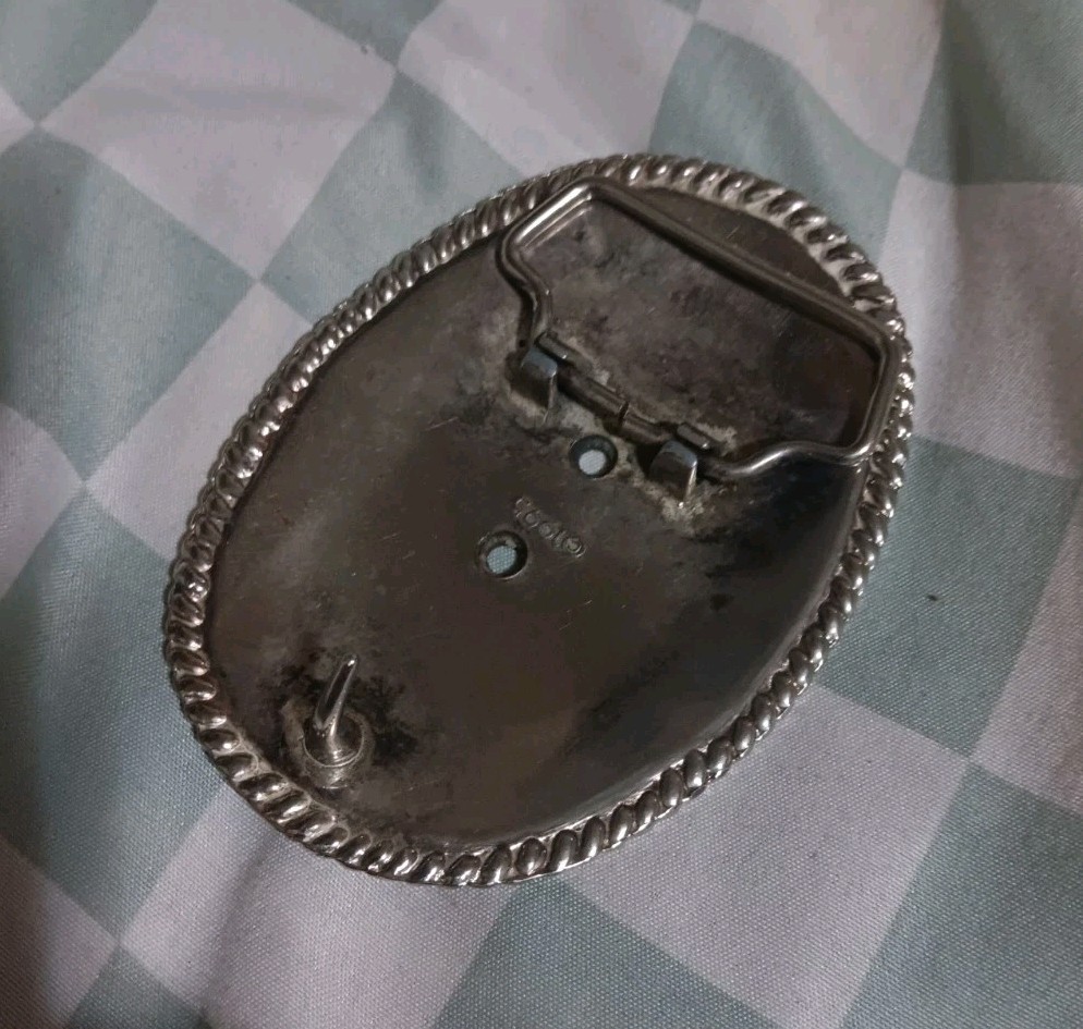 Vintage 1995 Oval Engraved Silver-Tone Belt Buckle – Blank Canvas