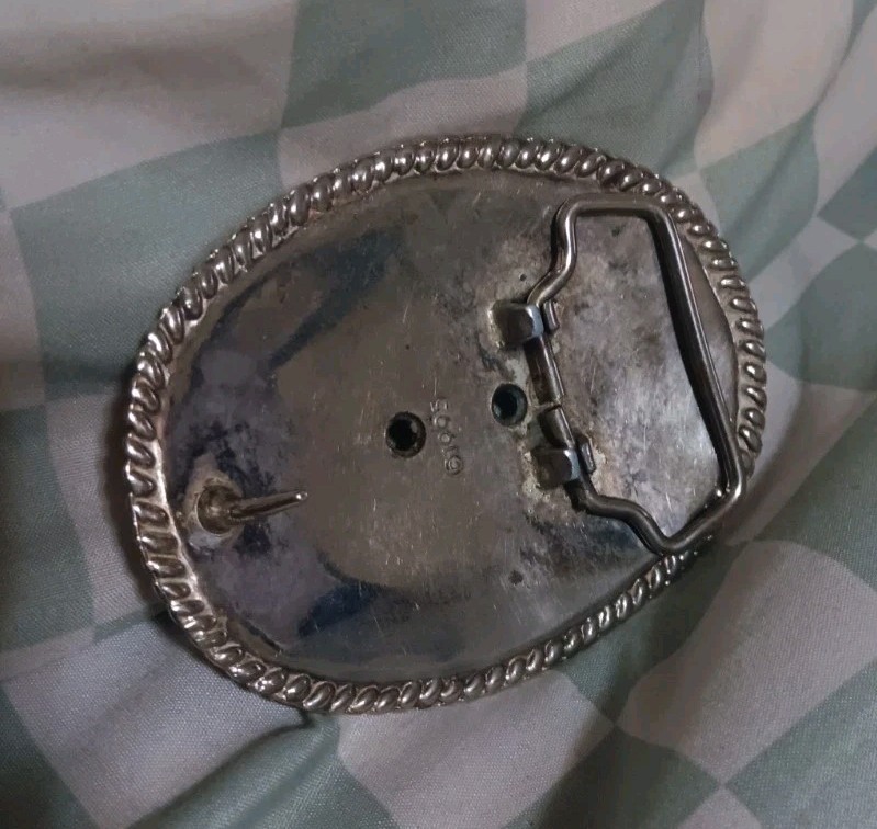 Vintage 1995 Oval Engraved Silver-Tone Belt Buckle – Blank Canvas
