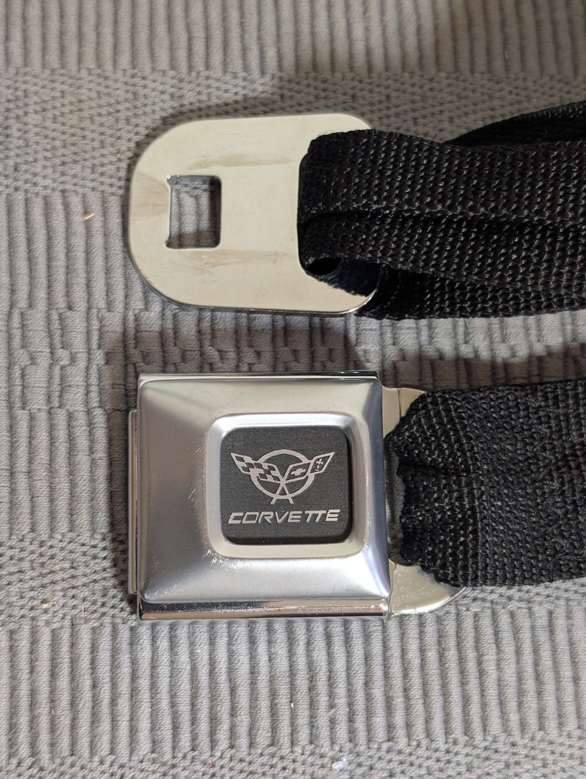 CORVETTE LOGO SEATBELT STEEL BUCKLE BELT – EXPANDABLE UP TO 36INCHES-GENTLY USED