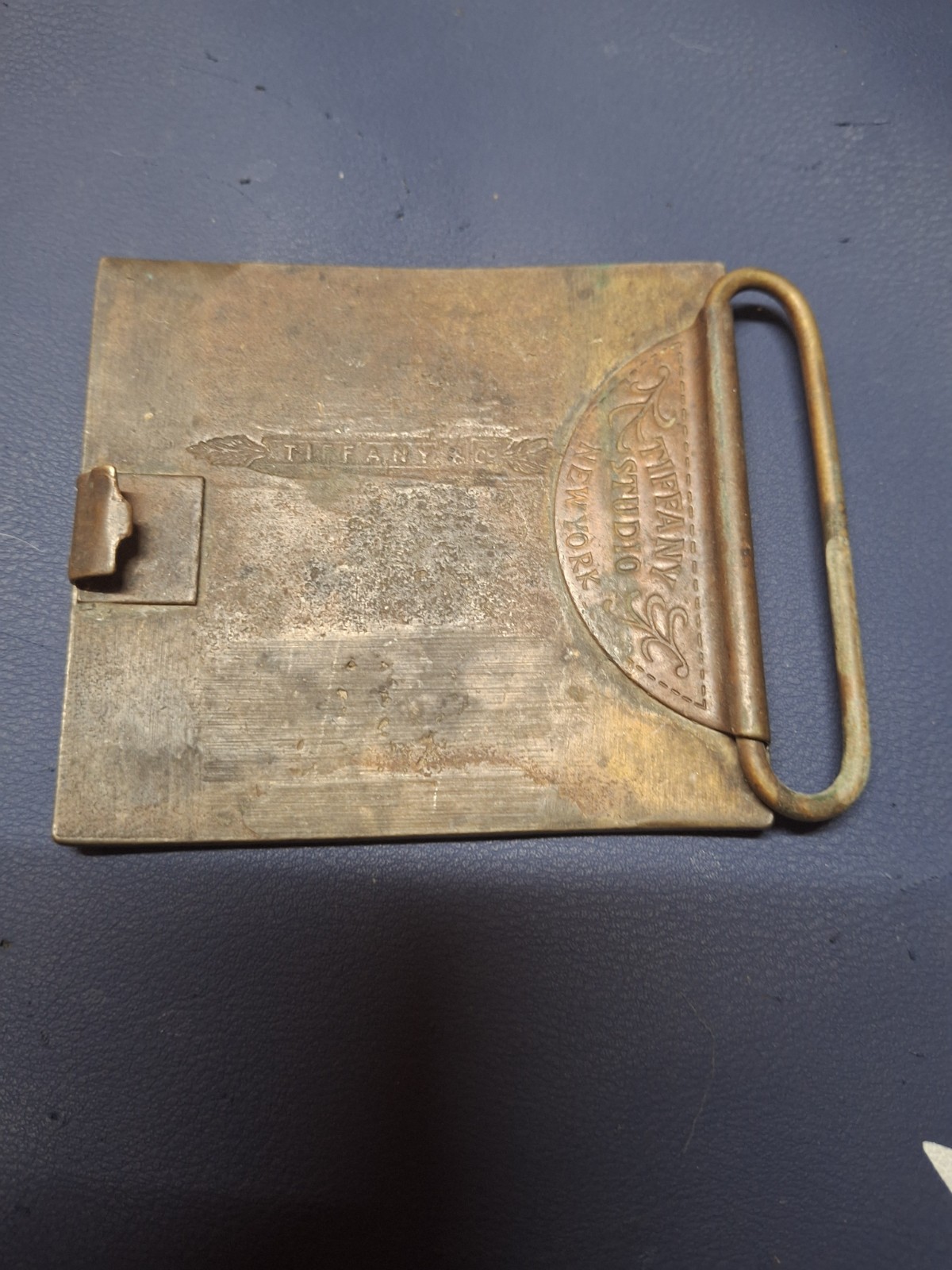 Belt buckle