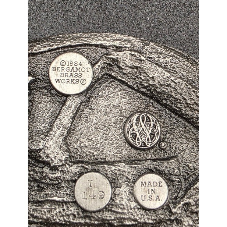 VTG Belt Buckle BARN 1984 Bergamot Brass Works Pewter Farming T 149 USA Farmer
