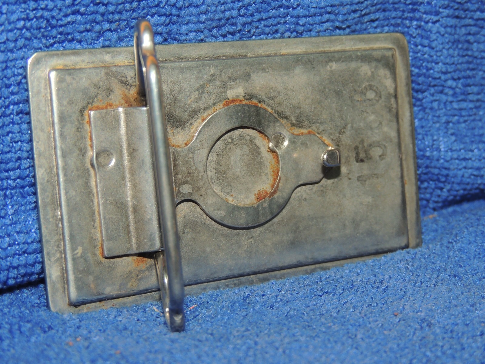 Vintage Belt Buckle 3.25&Prime;+ x 2&Prime; wheel cut cream & silver tone southwestern style