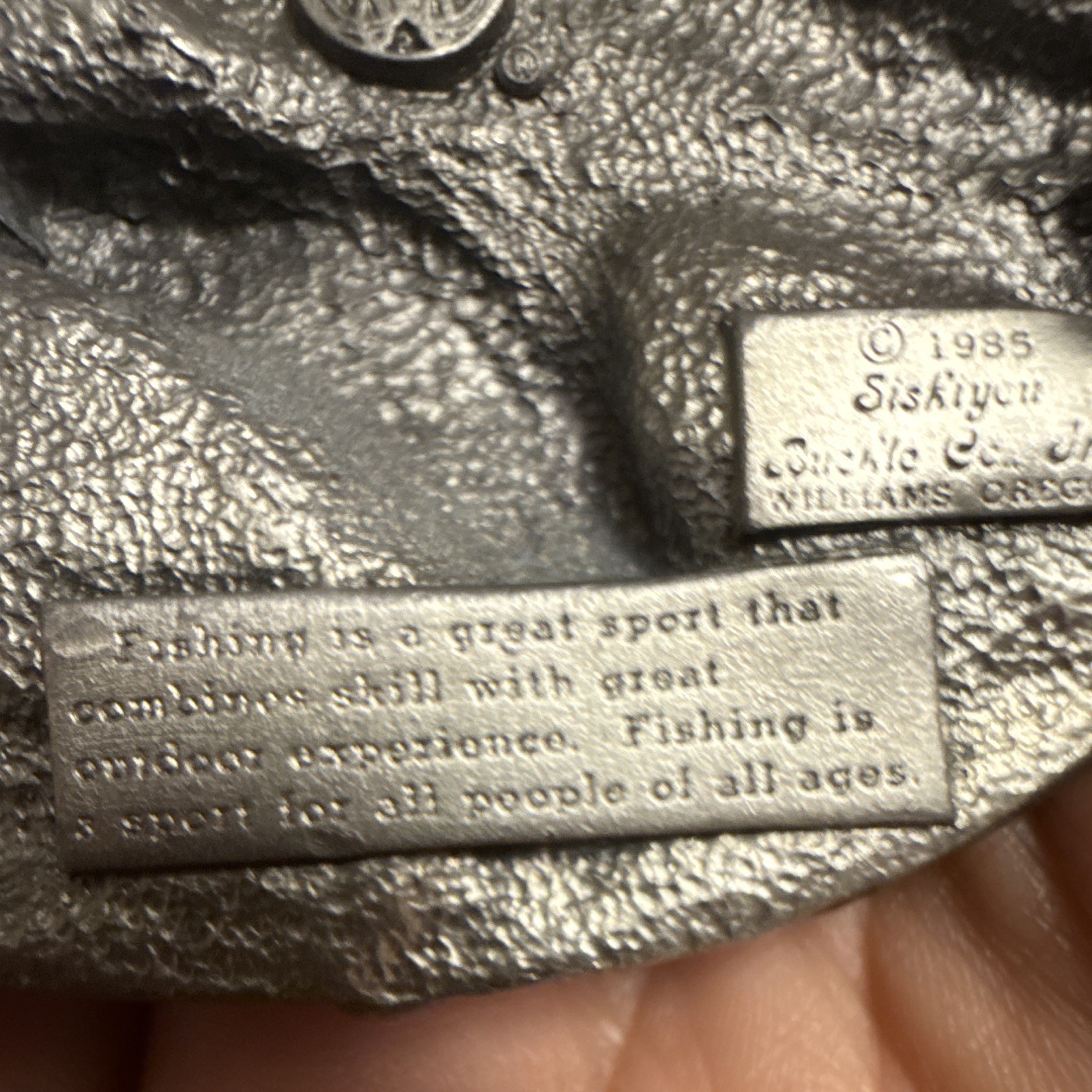 Siskiyou “I’d Rather Be Fishing” Vintage 1985 Western belt buckle 1.5