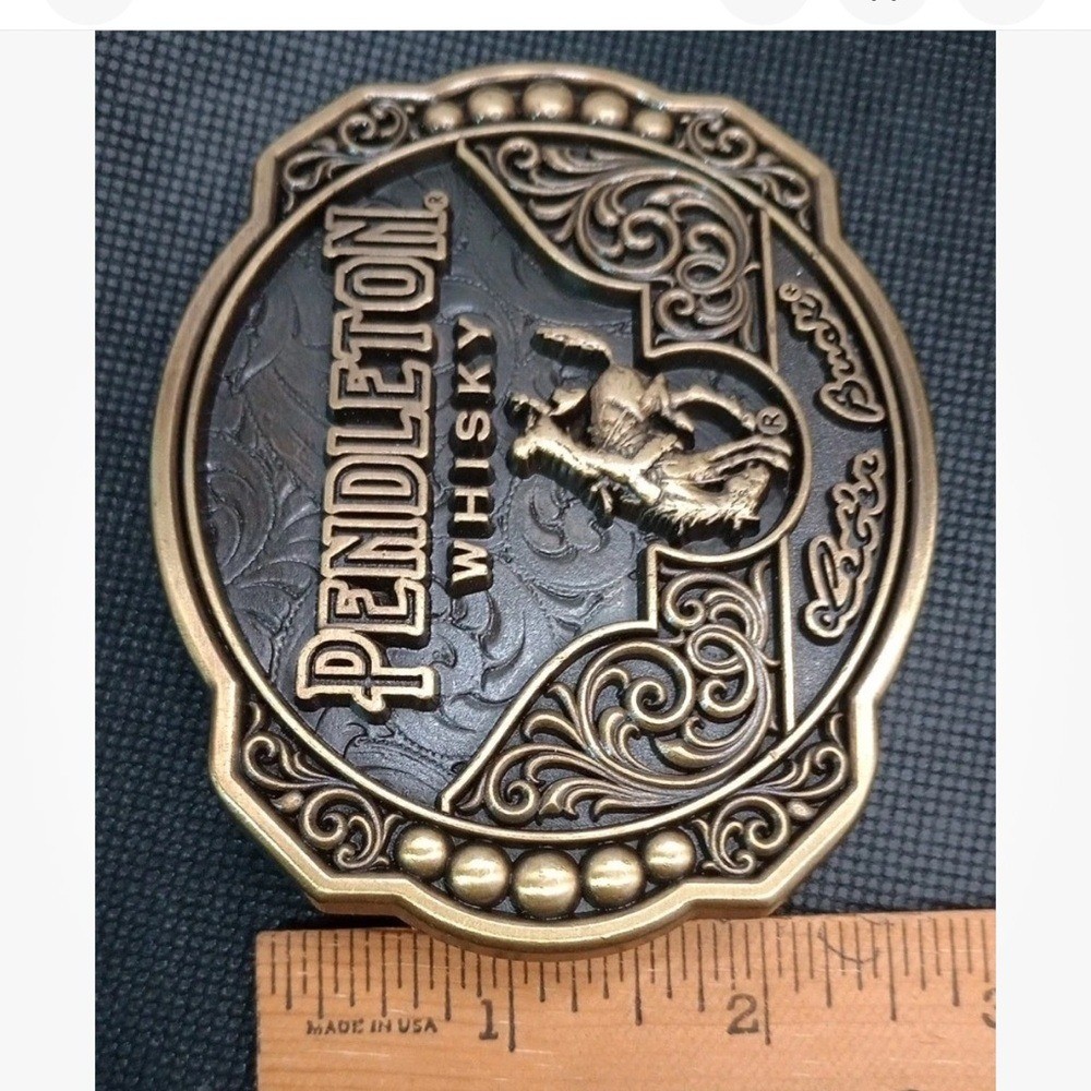 Pendleton Whisky 2024 « Let&rsquo;ter Buck » Limited Edition Gold and Black Belt Buckle