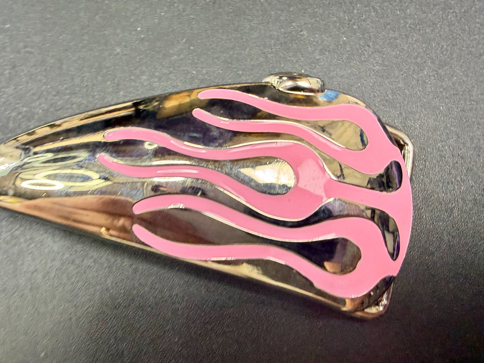 Motorcycle Hot Rod Flames Pink Enamel Gas Tank Buckle Rage Bikers Belt Buckle