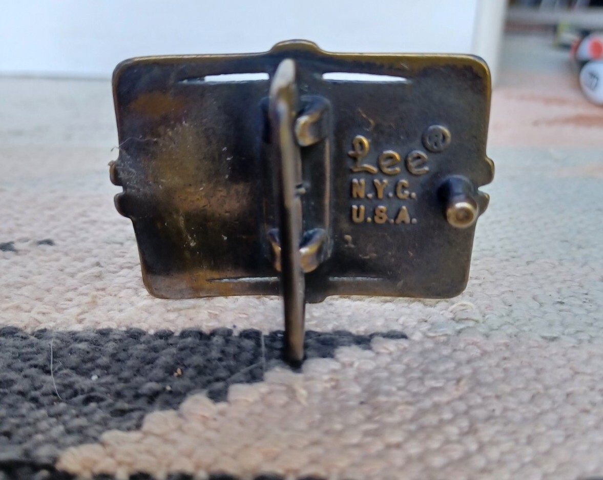 Lee Jeans Since 1950 Made In USA Belt Buckle N.Y.C. New York City 2&Prime; × 1.5&Prime;