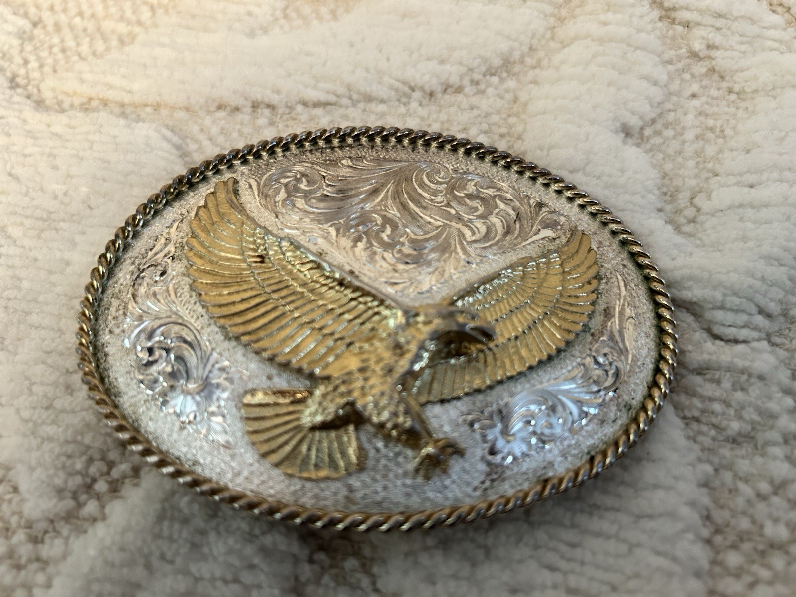 Montana Silversmiths Silver Plated Oval Flying Eagle Belt Buckle & Belt Tip/Cap