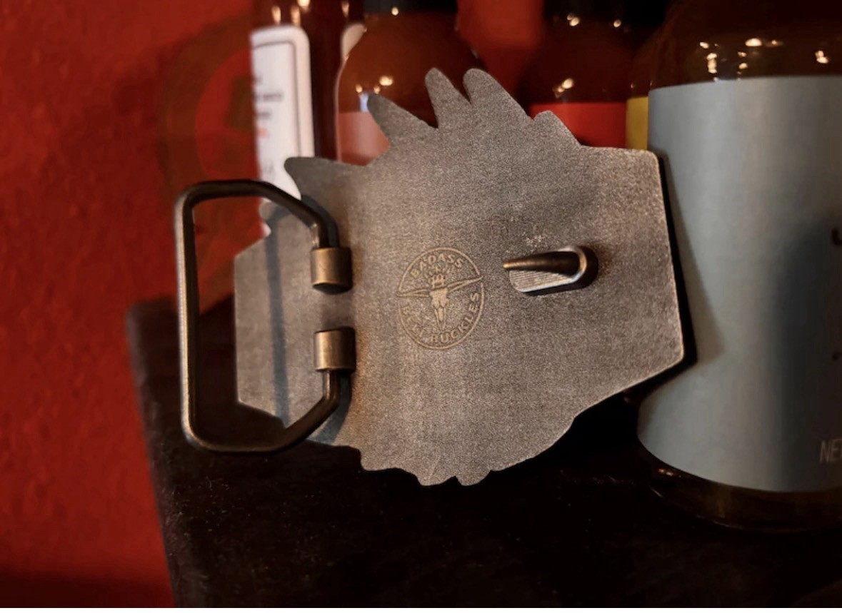 The « Angry » Rooster/Cock Head Belt Buckle: Silver & Gold Finish