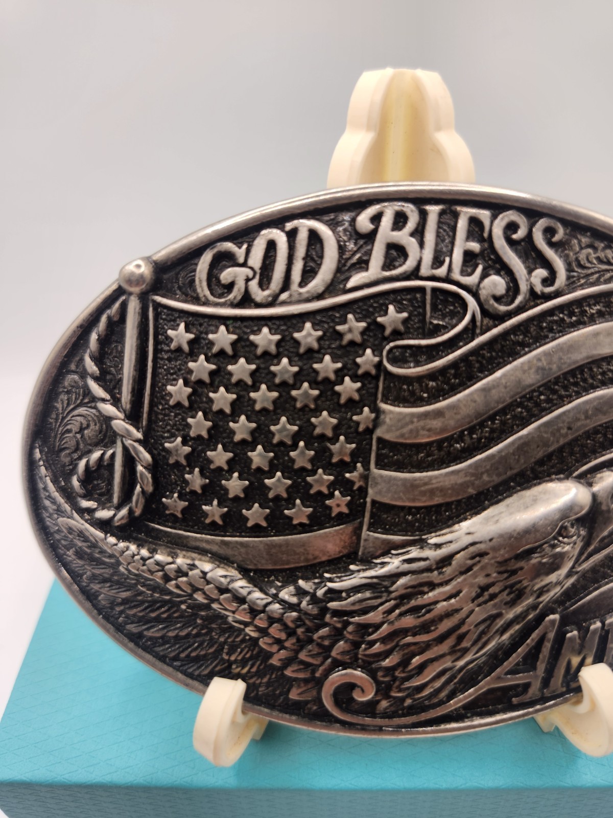 Nocona Men&rsquo;s Western Oval Belt Buckle Flag Eagle Antique Finish MPN 37016