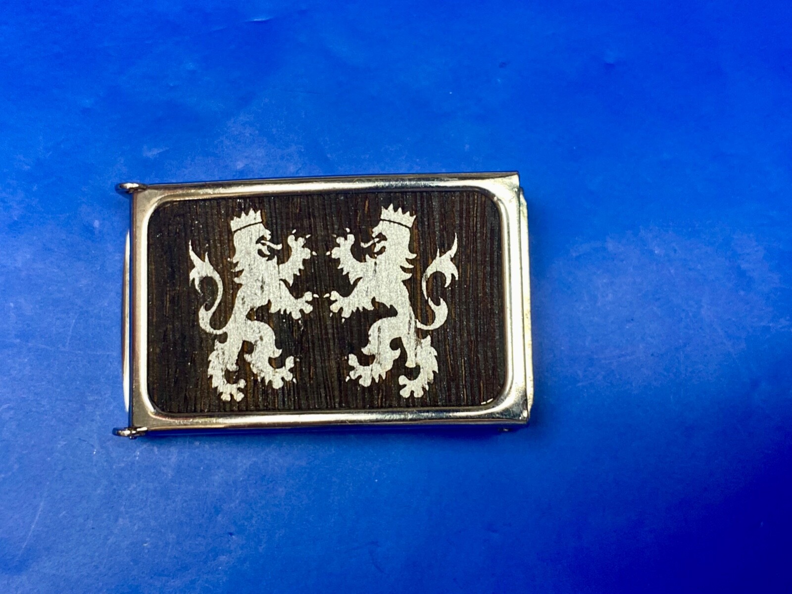 Crowned Griffon Lion&rsquo;s Family Crest Graphic Faux Wood Grain Belt Buckle