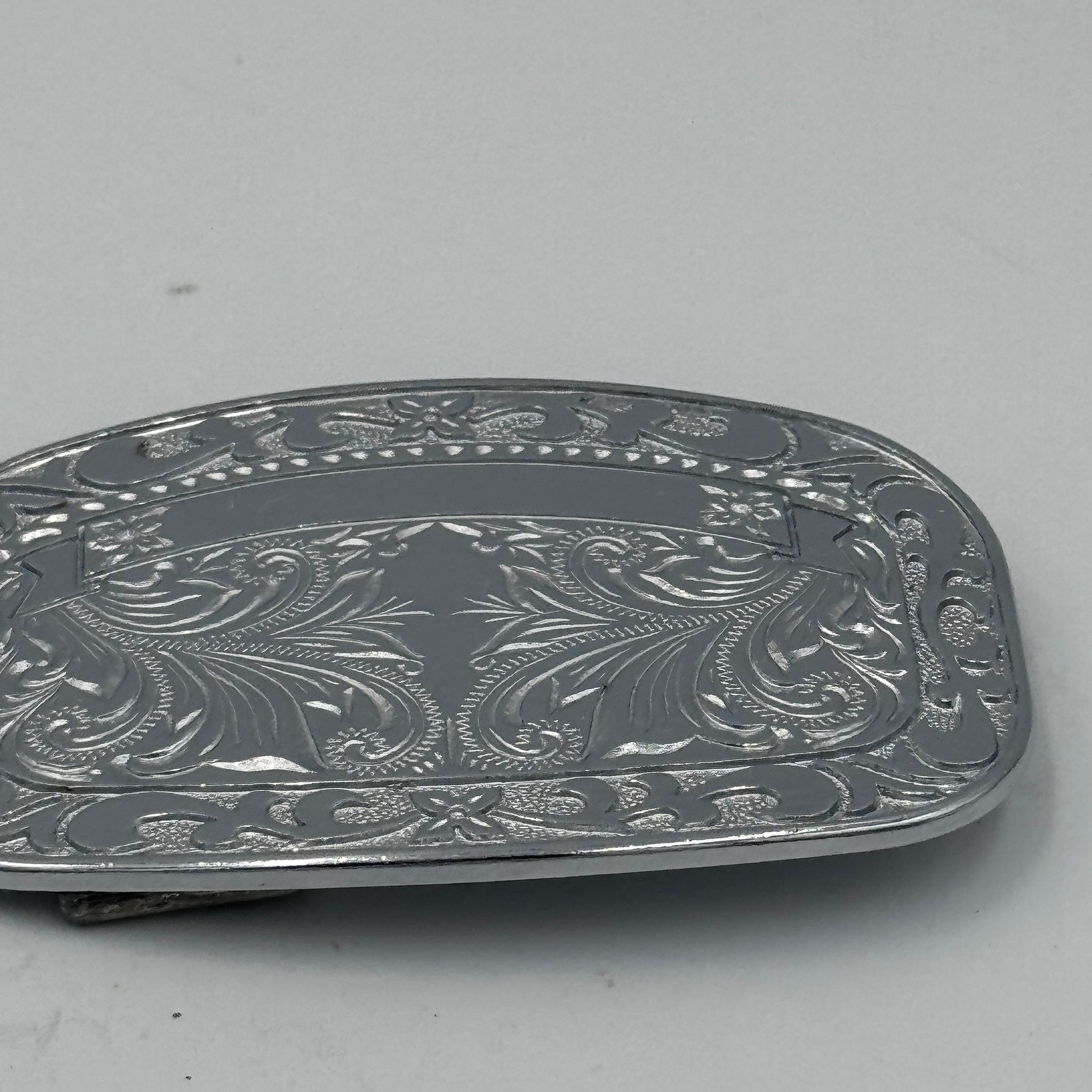 Western Floral Engraved Silver Tone Oval Belt Buckle Cowboy Scrollwork Design