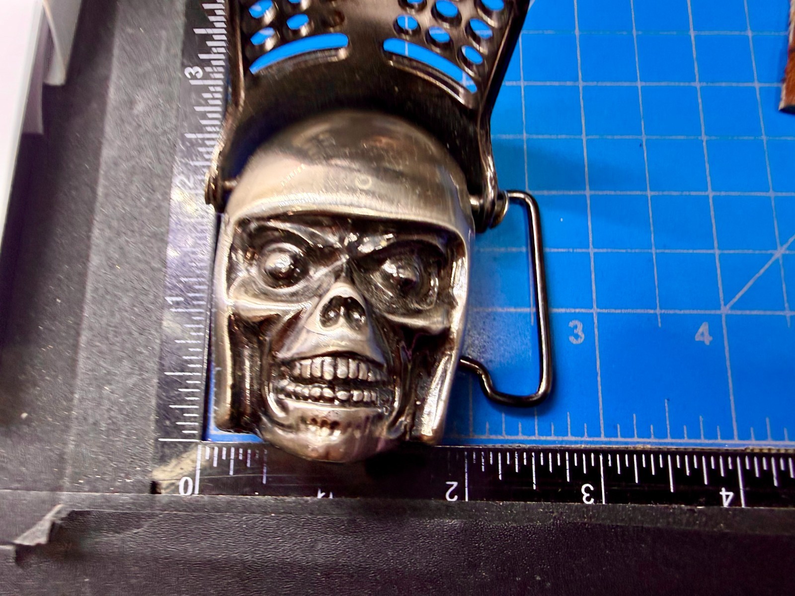 Skull Wearing Hinged Knights Helmet Medieval Figural Moving Shield Belt Buckle