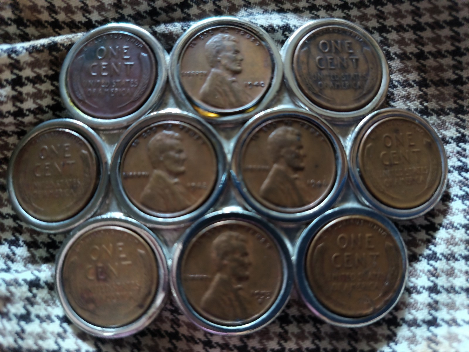 Men&rsquo;s Metal Frame Belt Buckle Lincoln Penny Coin Design Silver/Copper 1.5 in