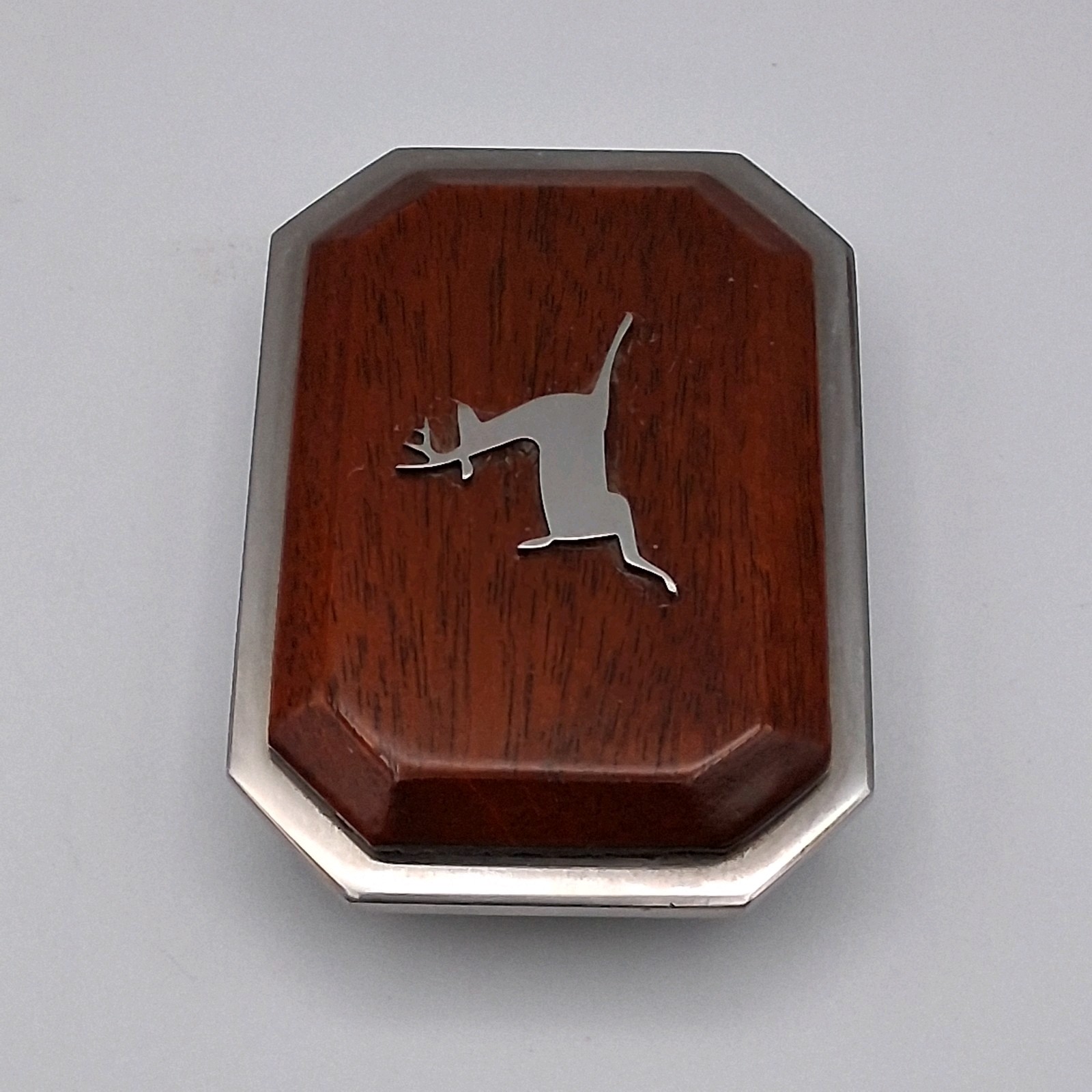 Vintage 3D Leaping Deer Belt Buckle Metal Wood Grain Heavy Duty Rare Collectible