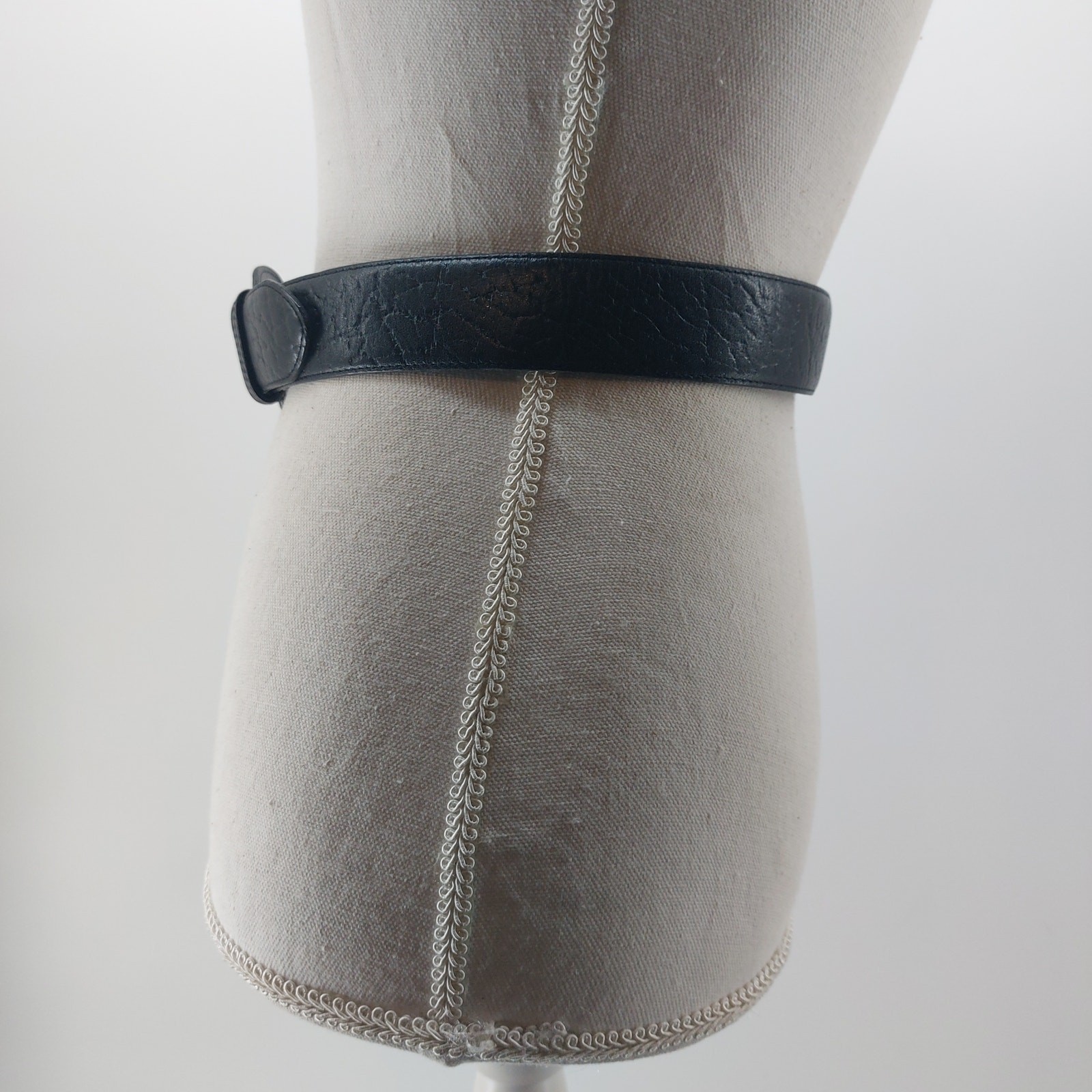 The Ritz Accessory Womens Belt Small Medium Black Genuine Leather