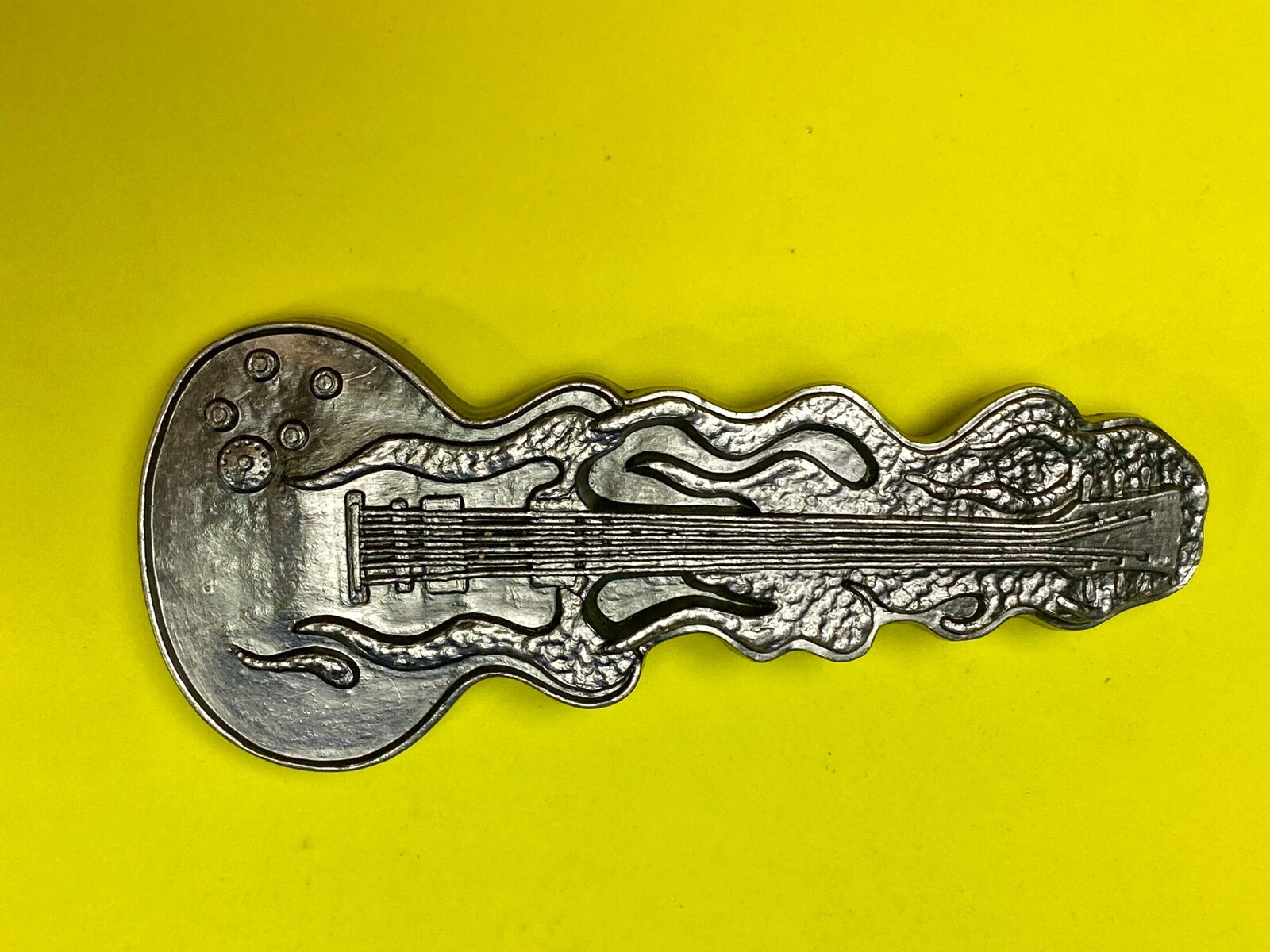 Guitar Flames 5&Prime; Wide Belt Buckle – Heavy Metal Style Figural Silver Color