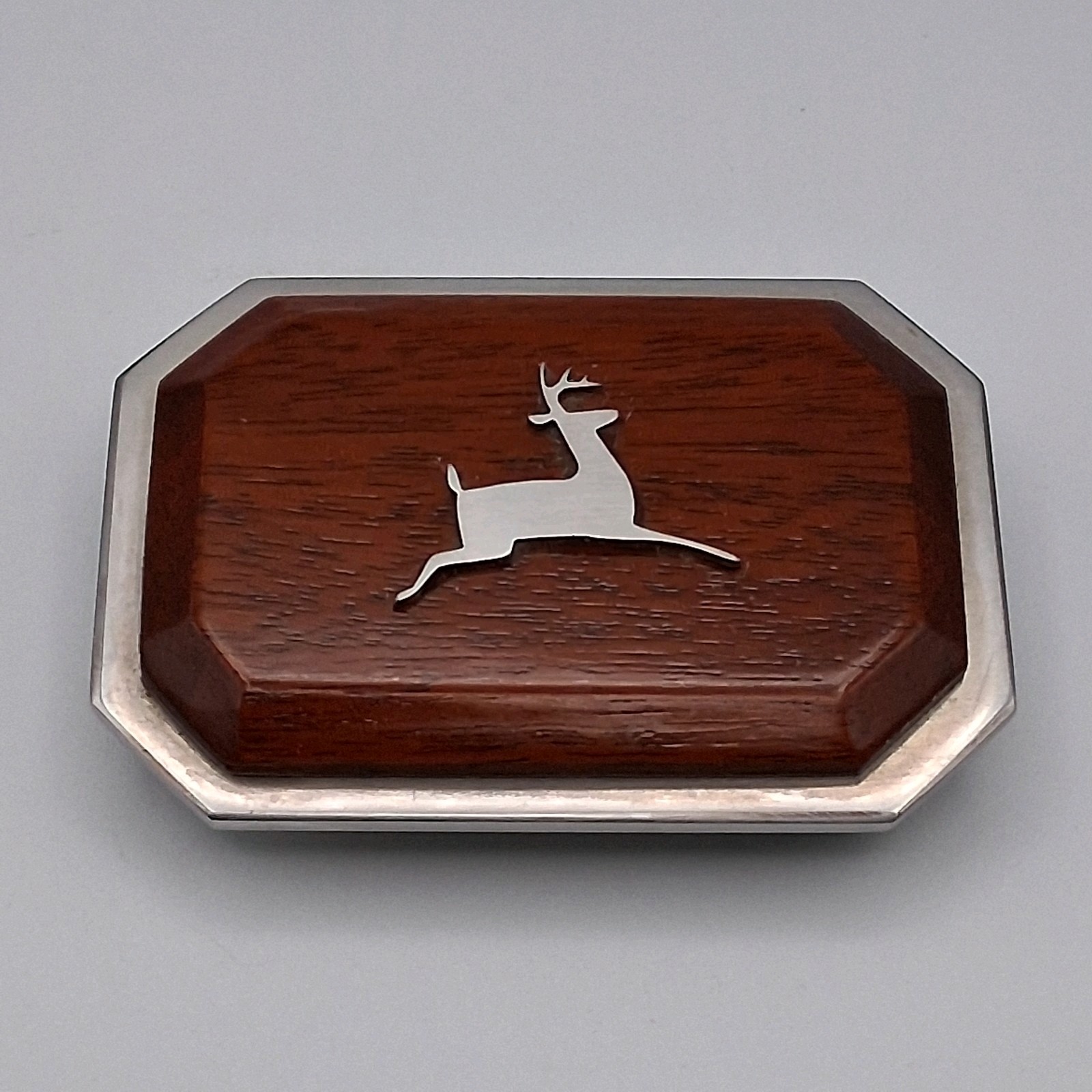 Vintage 3D Leaping Deer Belt Buckle Metal Wood Grain Heavy Duty Rare Collectible