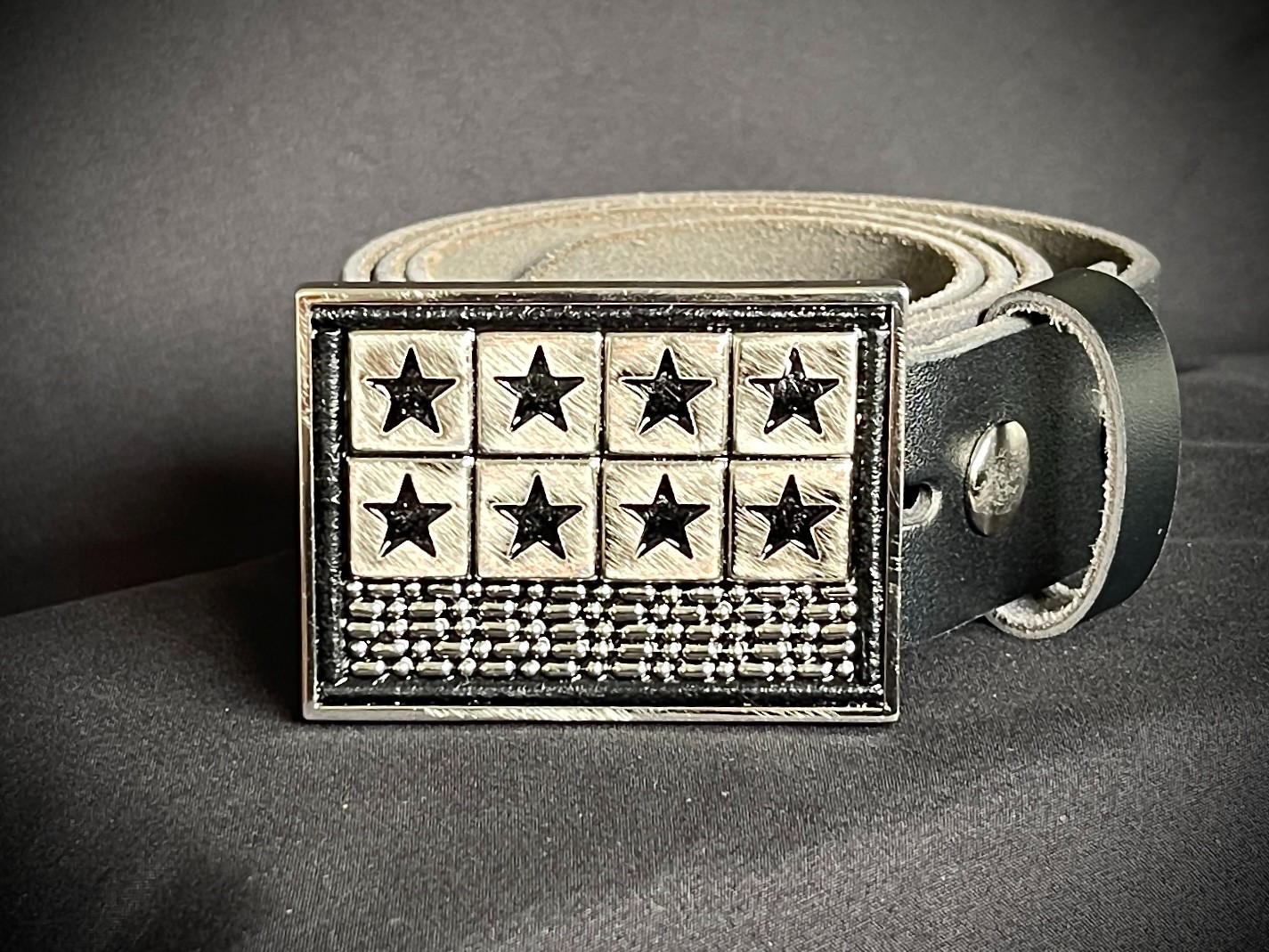 « 8 Tarnished Stars » Military Industrial Belt Buckle Black Leather Darren McNeese