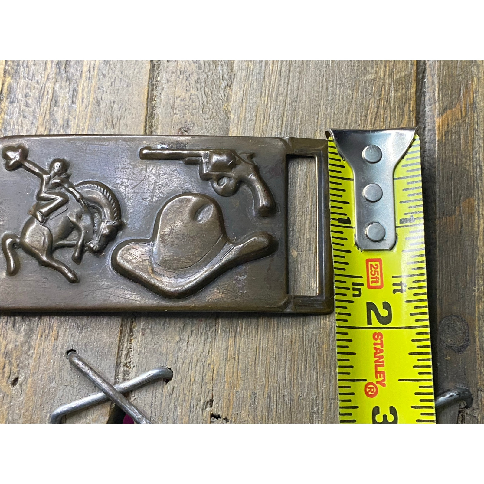 VINTAGE 3 1/2&Prime; WIDE WESTERN COWBOY HORSE HAT SIX SHOOTER METAL BELT BUCKLE