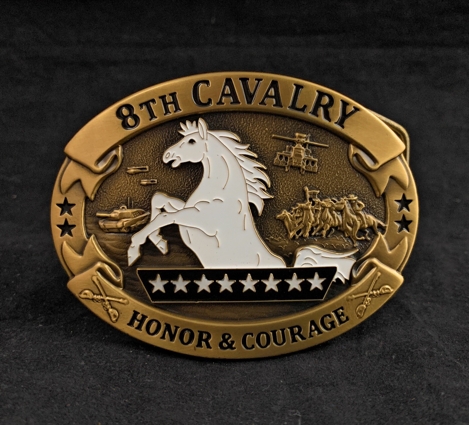 🌟US Army 8th Cavalry Regiment, Honor & Courage Crest Insignia Brass Belt Buckle