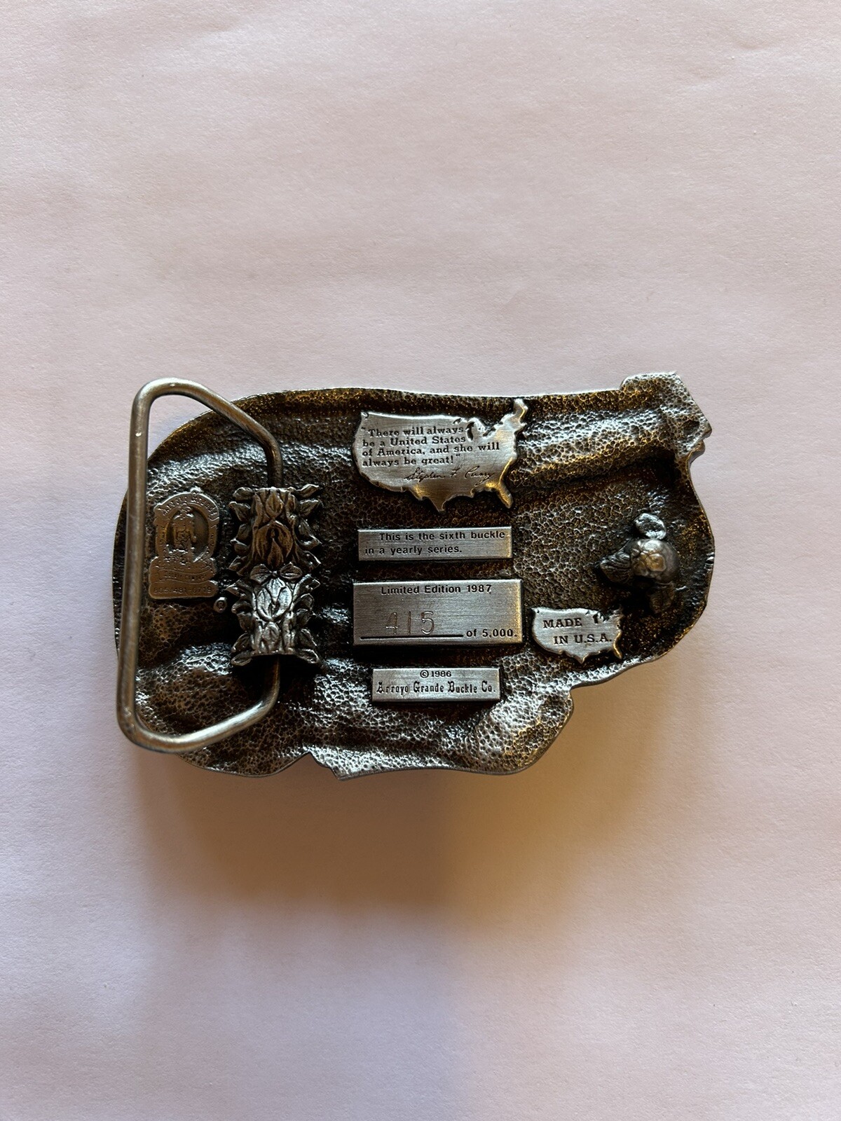 belt buckle