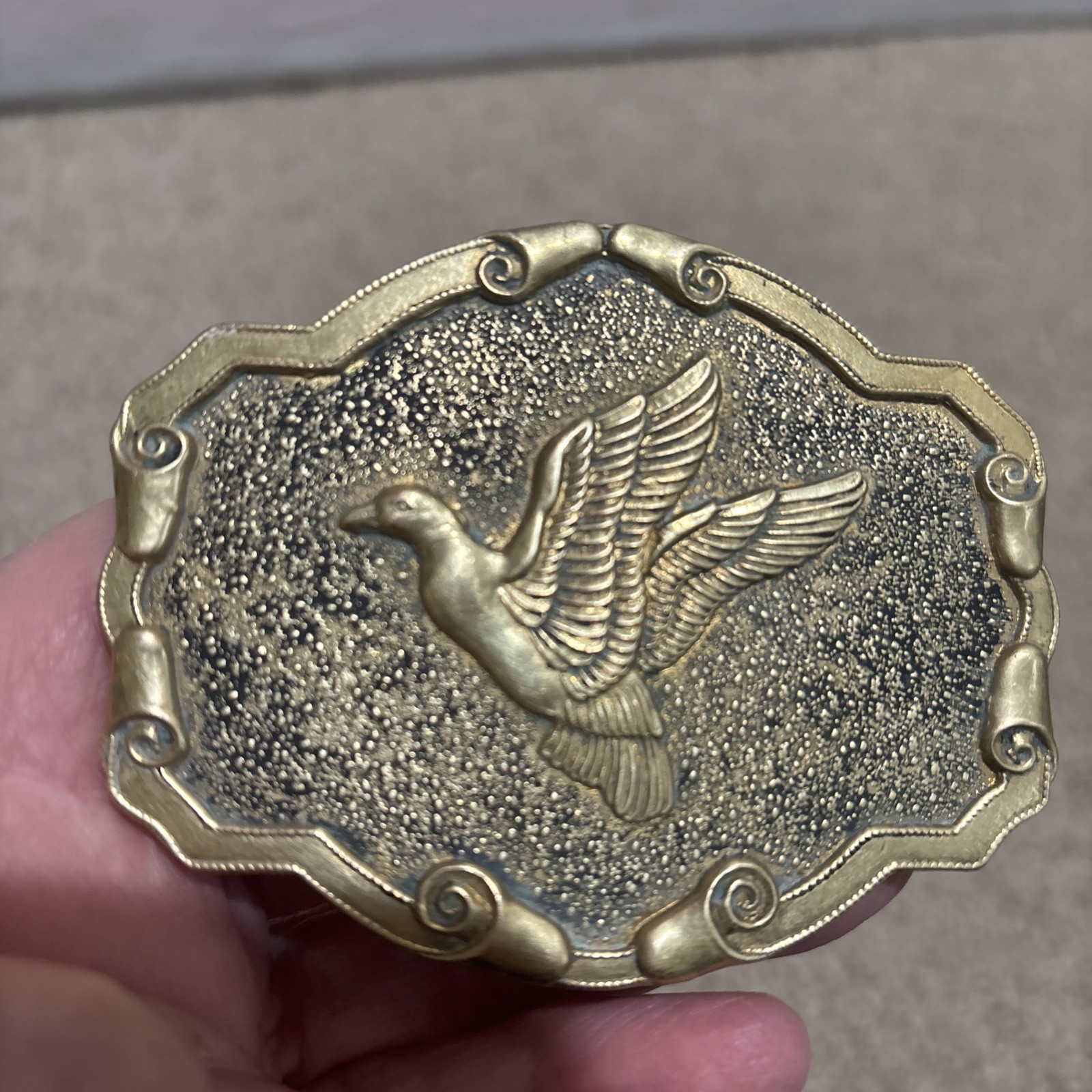 PHEASANT IN FLIGHT FLYING BIRD WILDLIFE HUNTING BRASS TONED BELT BUCKLE