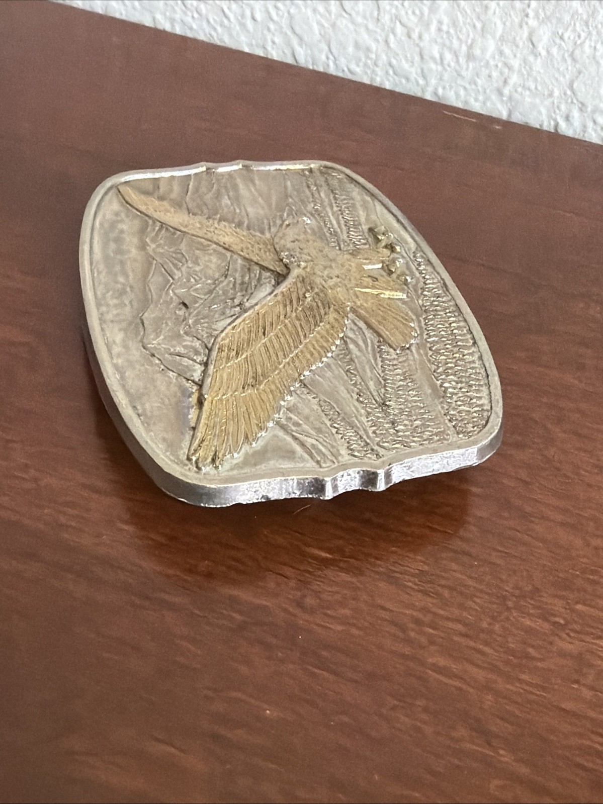 Vintage 70s WESTERN SILVER & GOLD TONE METAL BELT BUCKLE SOARING AMERICAN EAGLE