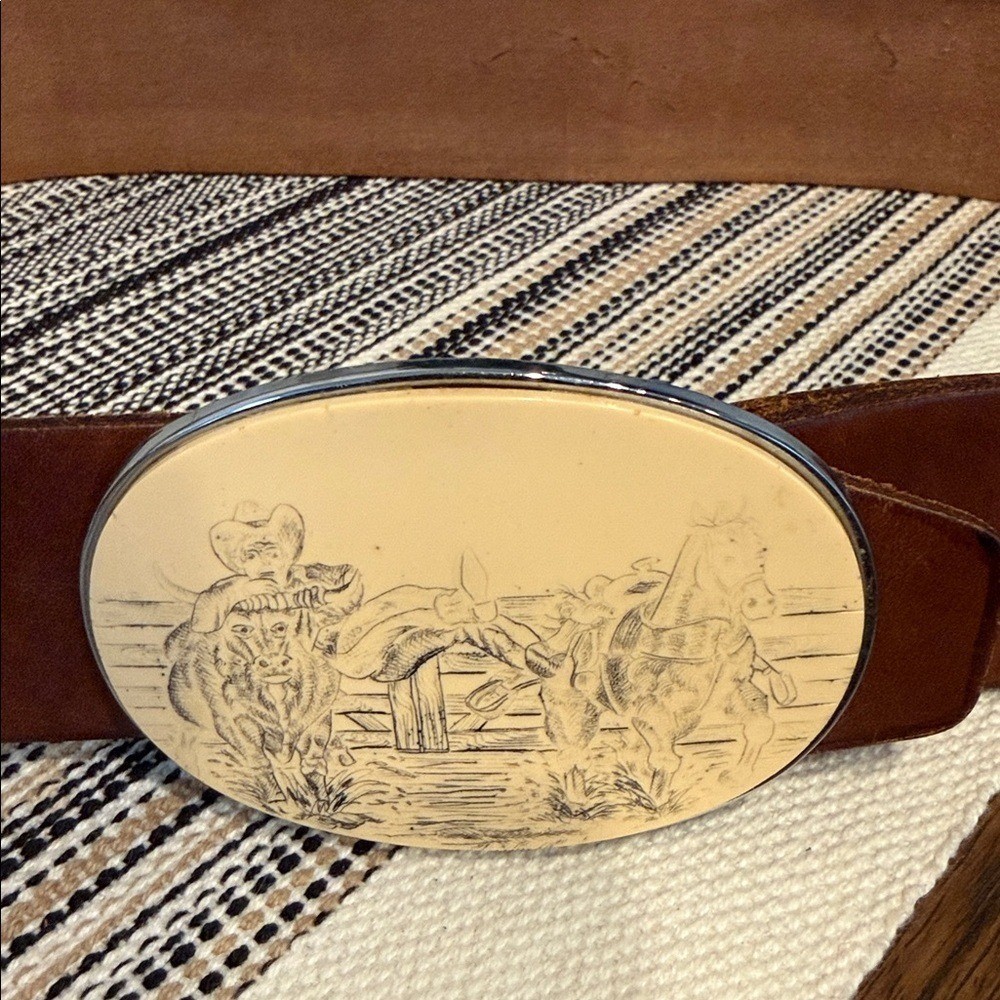 Tan Leather Belt Mens Western Cowboy Scene Oval Buckle Size 32