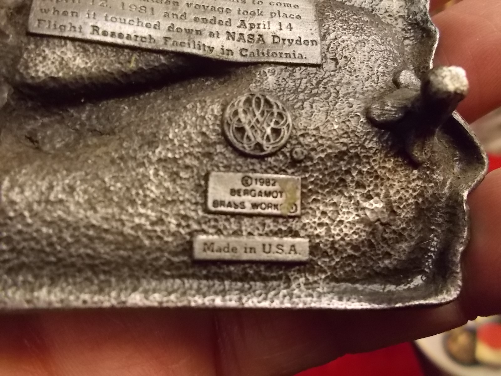 N/M CONDITION 1982 BERGAMOT BELT BUCKLE « THE SPACE SHUTTLE COLUMBIA », COLORED