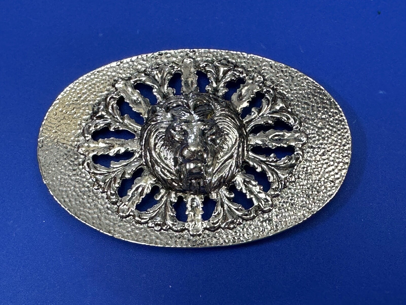 Lions Head Bust Raised Silver Tone See Through Vintage Oval Belt Buckle