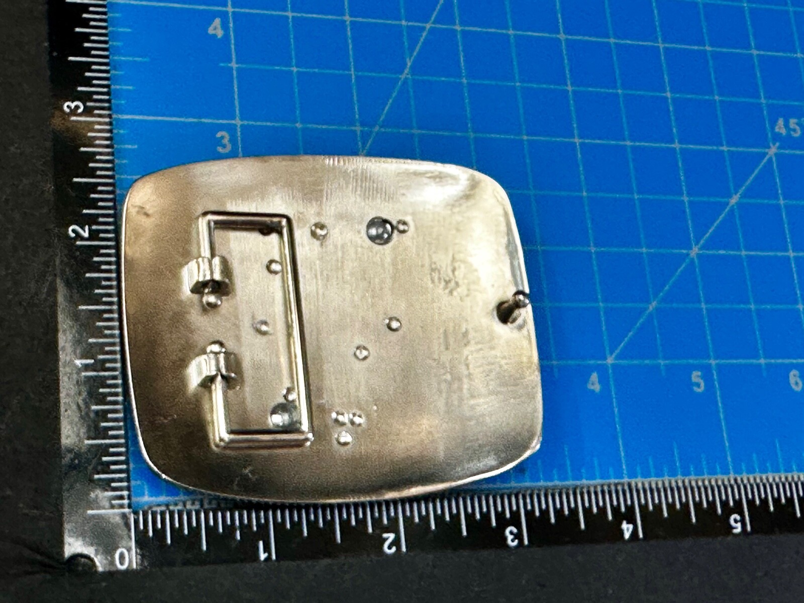 Custom Initial Letter L Silver Tone Outlined Reflective Men Women Belt Buckle