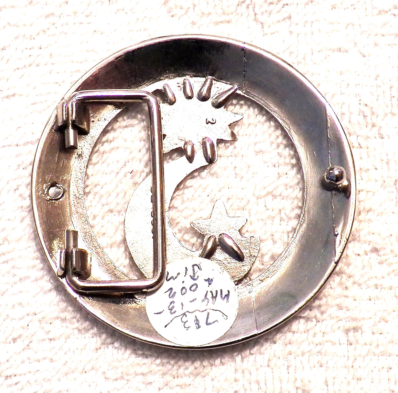VINTAGE BELT BUCKLE CIRCULAR MOON AND STARS RED COSTUME STONES SILVER TONE BB13