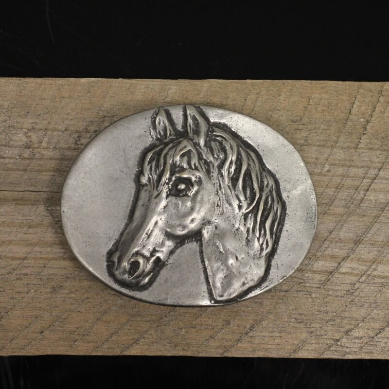 Horse Head Belt Buckle With Detailed Design In Antique Silver Finish