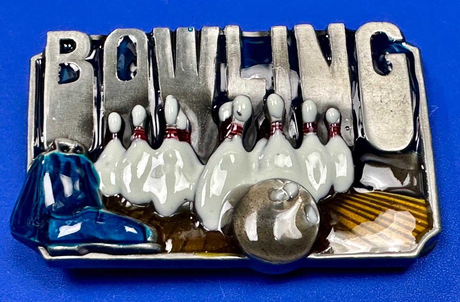 Bowling Sports Commemorative Belt Buckle – Raised Pins, Lane And Ball