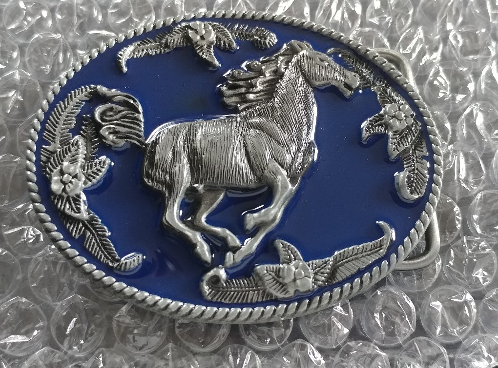 HORSE RUNNING GALLOPING WESTERN FLORAL FLOWER THEME DESIGN BLUE BELT BUCKLE