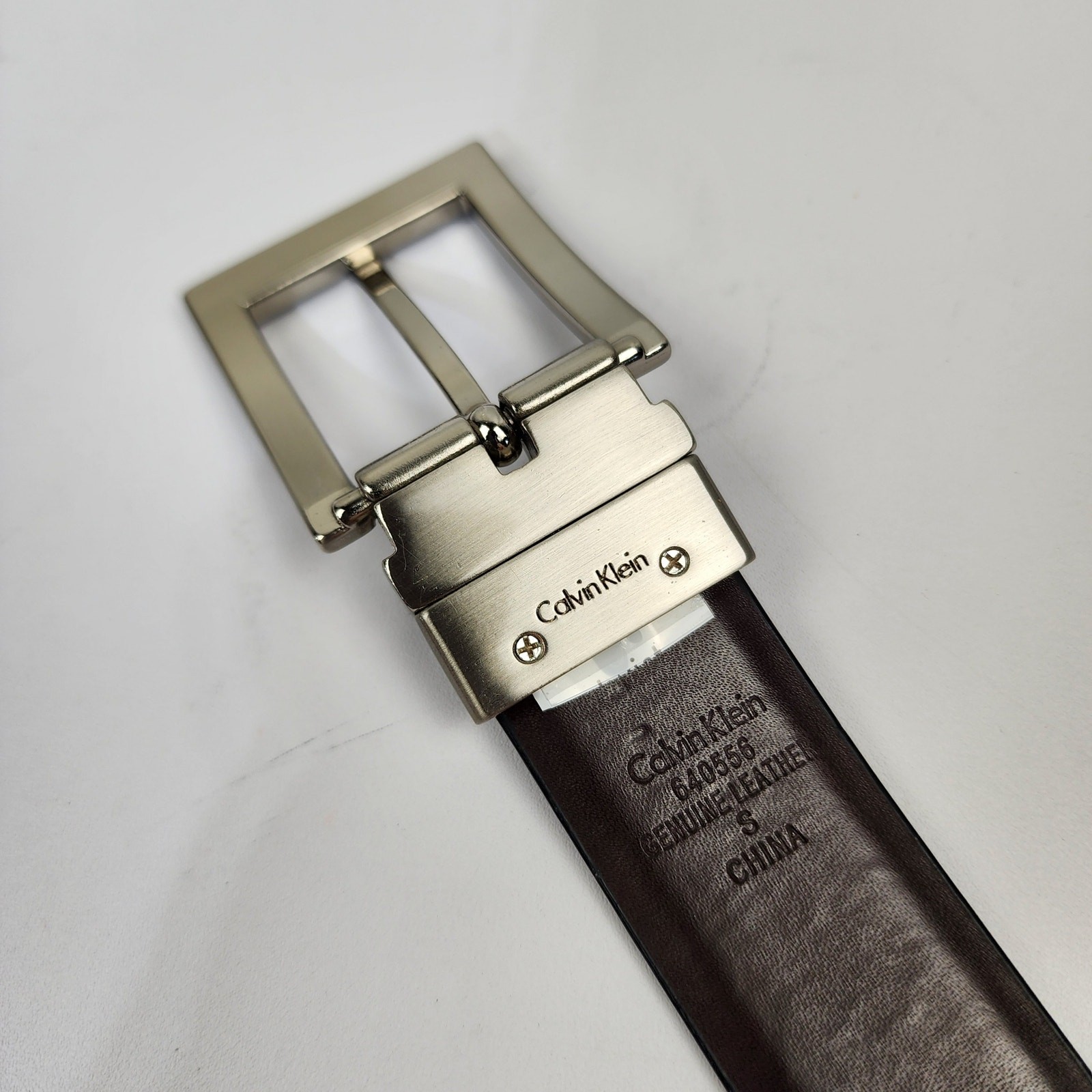 Calvin Klein Black Leather Belt Small 31&Prime; Glossy Silver Buckle #640556 EUC