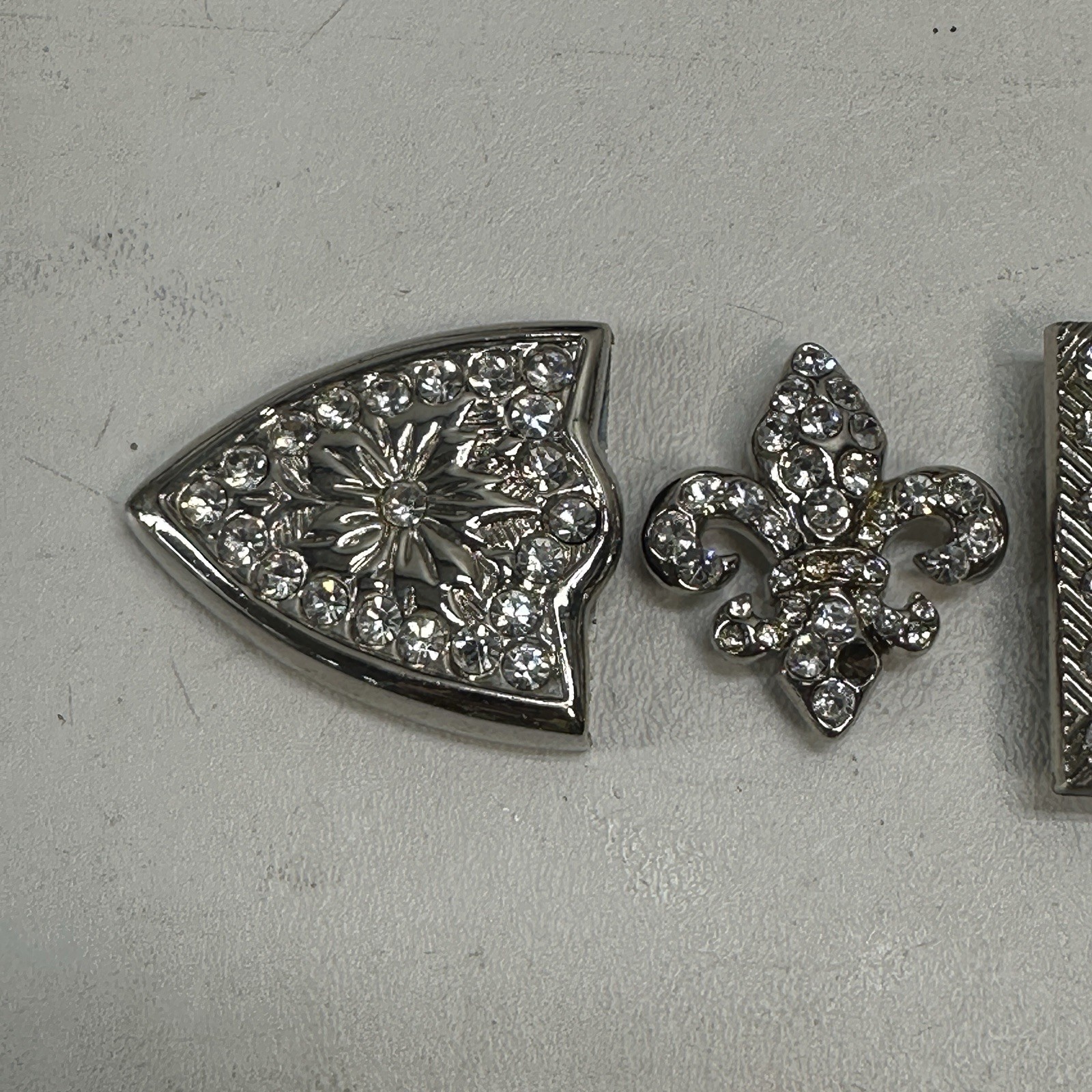 Laly Design Buckle 6 Pc Set Silver Tone Metal Rhinostone Fleur de Lis Tip