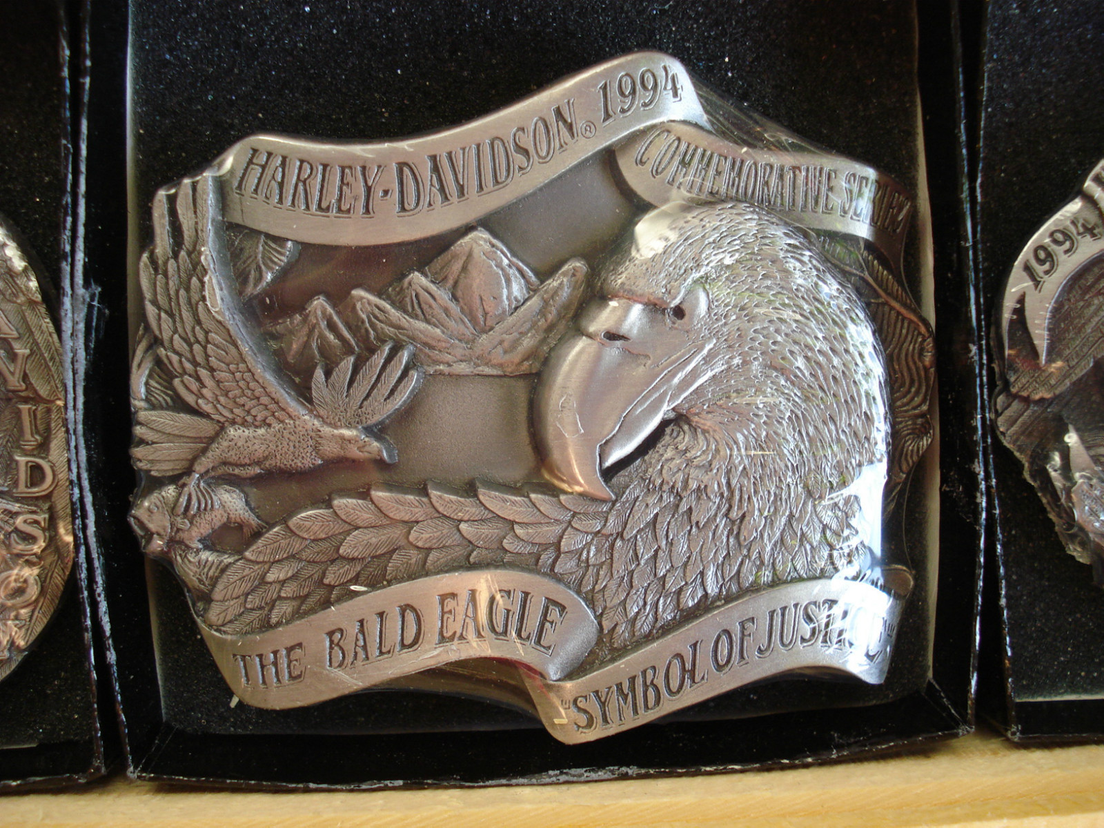 Harley-Davidson Motorcycles 1994 Commemorative Eagle Buckle Set Wood Box New
