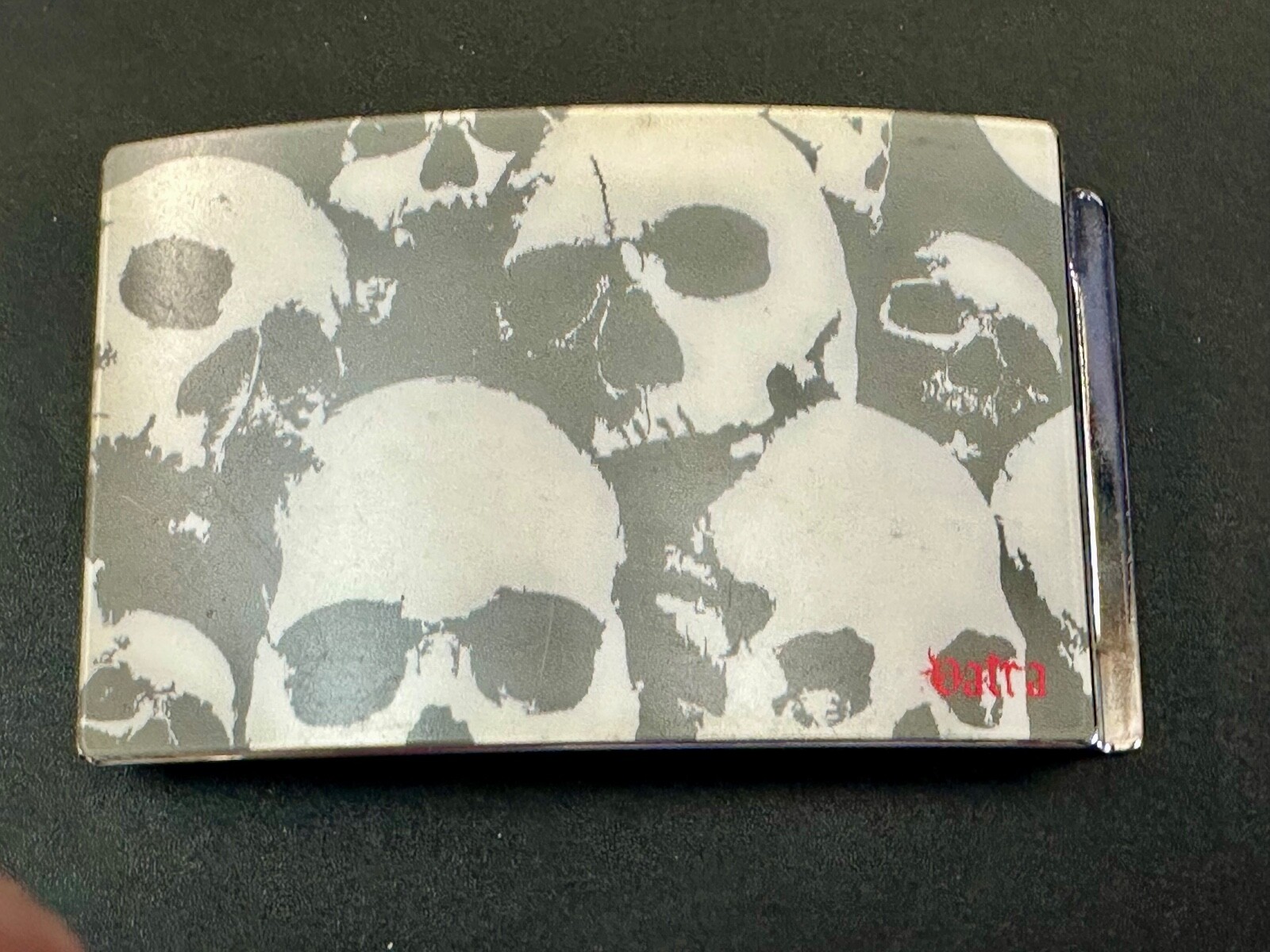 Multiple Skulls Silver Tone Picture unique Belt Buckle – Blood Red Batra